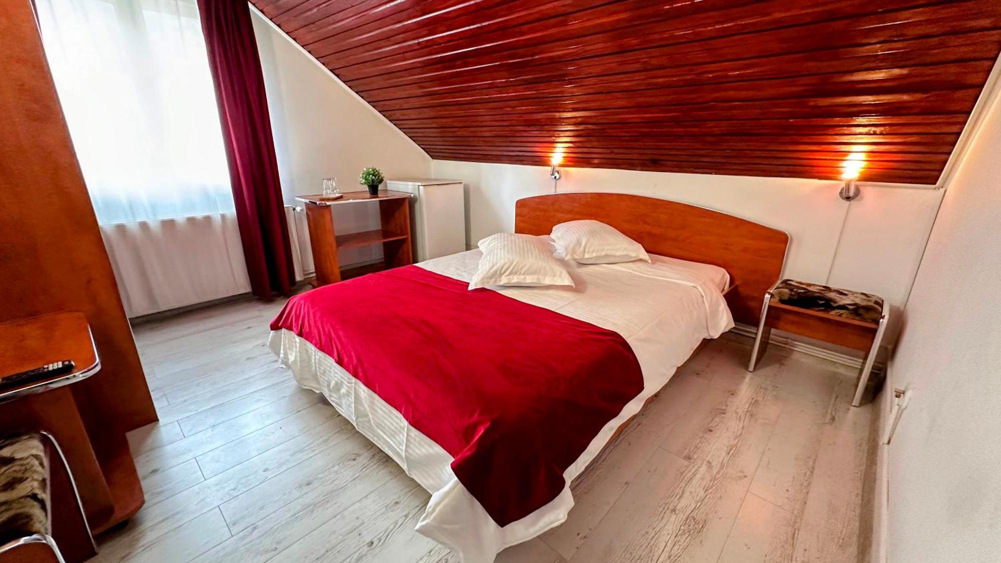 Hotel Valea Alba View - Self Check-In Buşteni Esterno foto