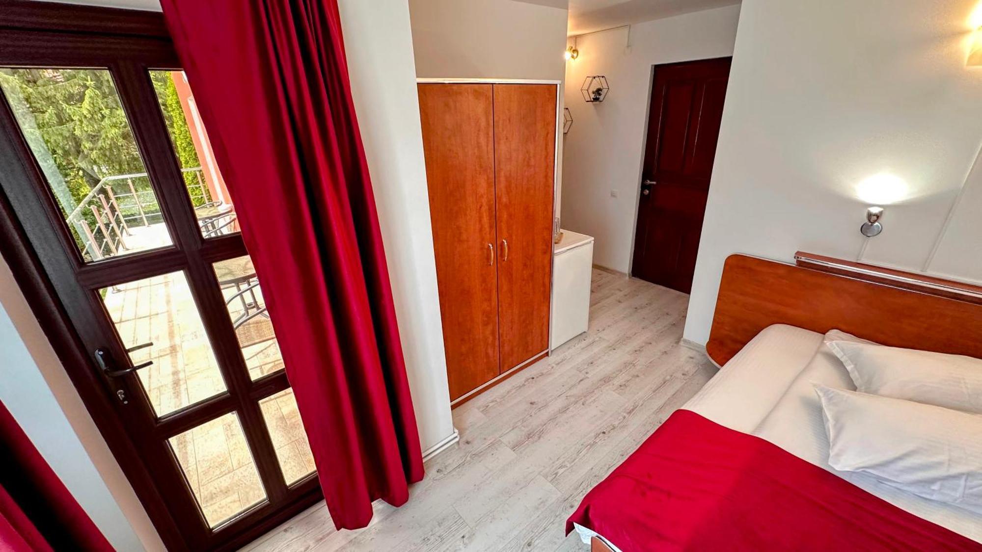 Hotel Valea Alba View - Self Check-In Buşteni Esterno foto