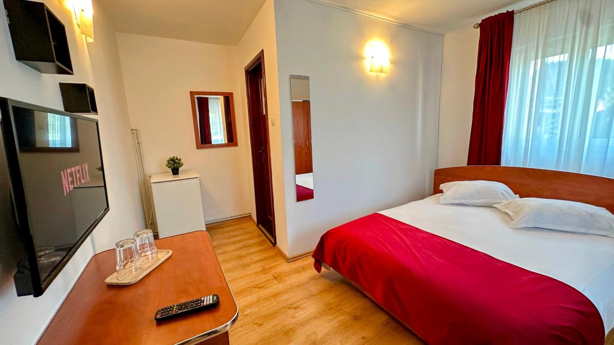 Hotel Valea Alba View - Self Check-In Buşteni Esterno foto