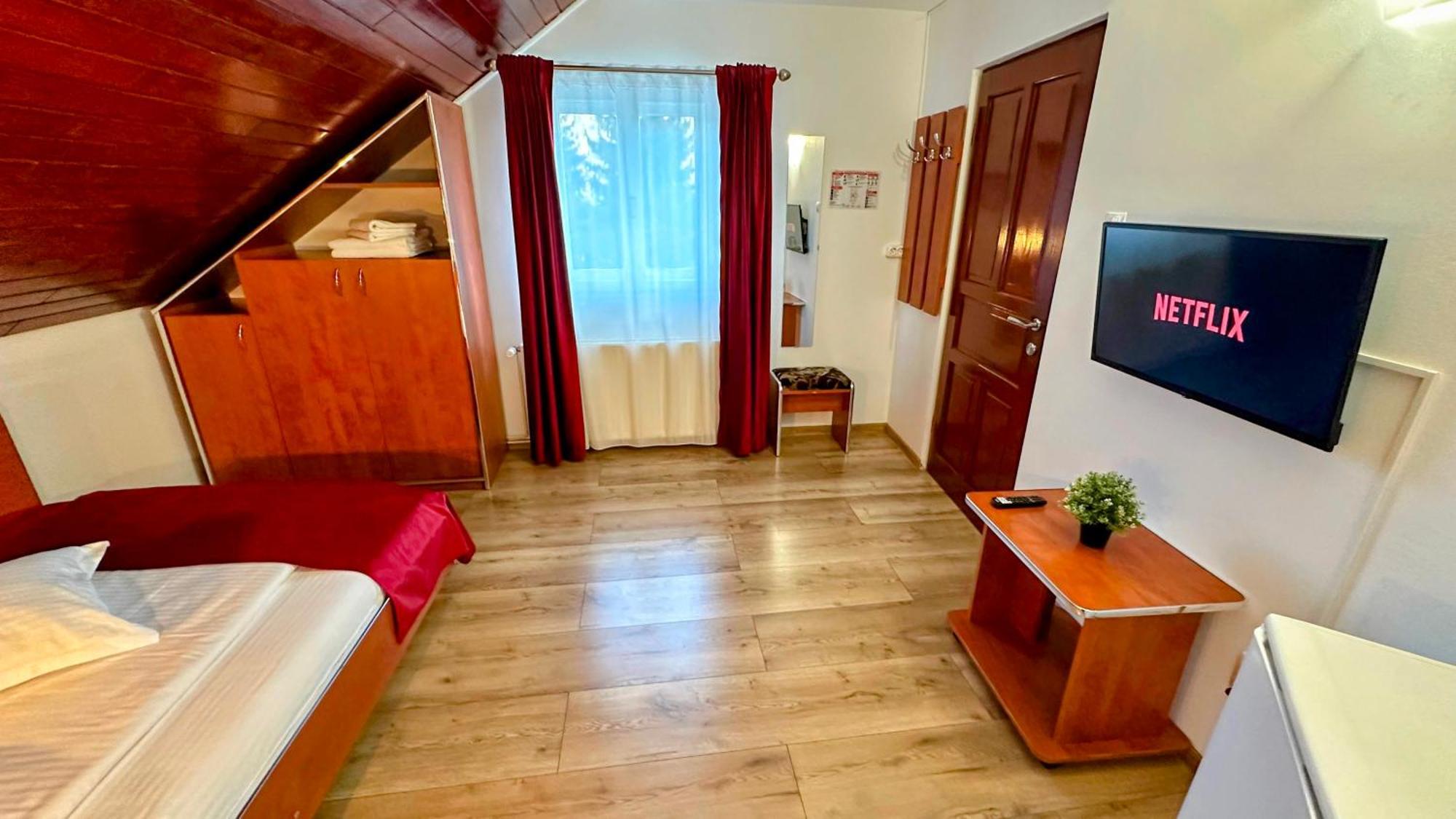 Hotel Valea Alba View - Self Check-In Buşteni Esterno foto