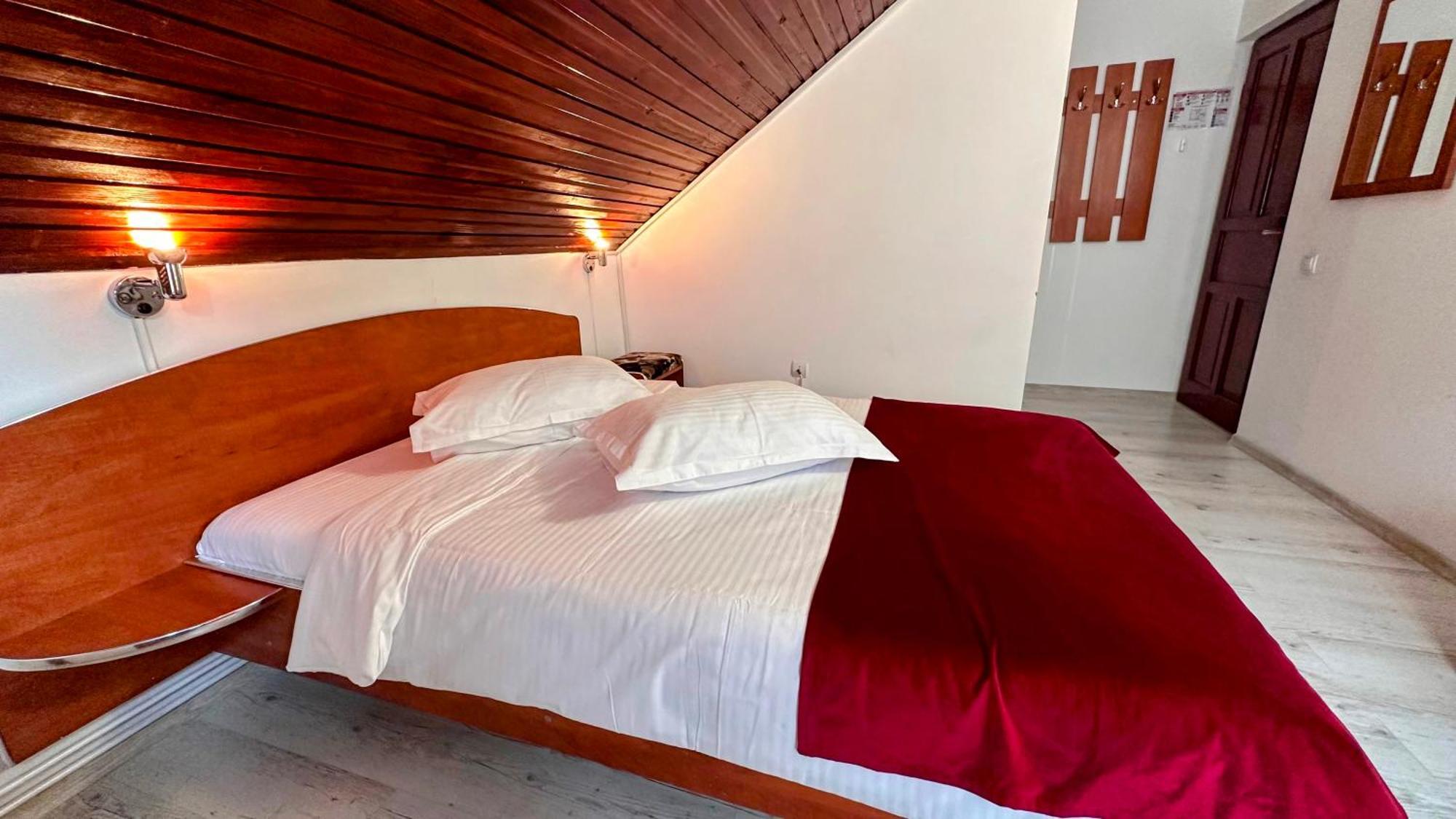 Hotel Valea Alba View - Self Check-In Buşteni Esterno foto
