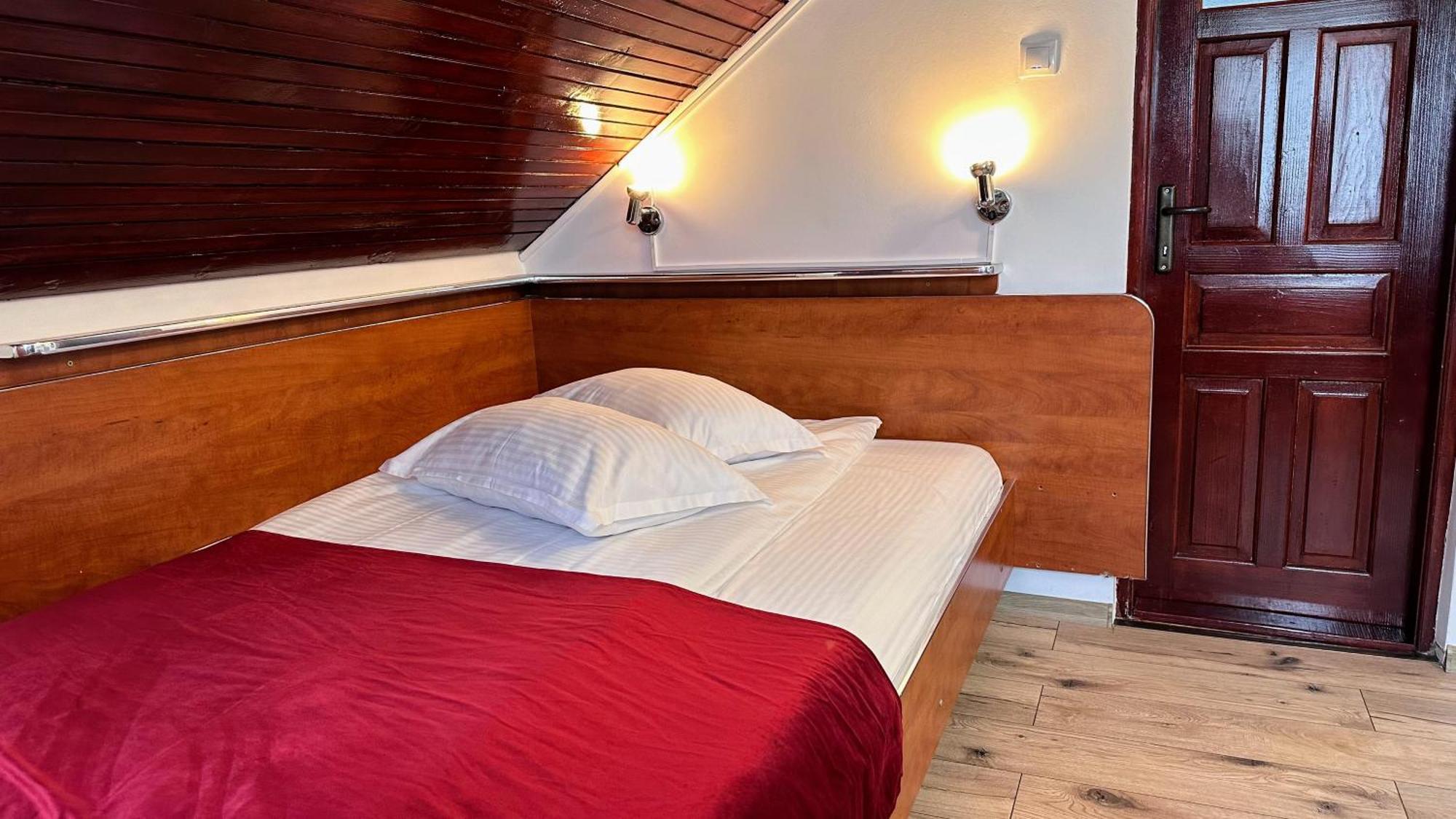 Hotel Valea Alba View - Self Check-In Buşteni Esterno foto